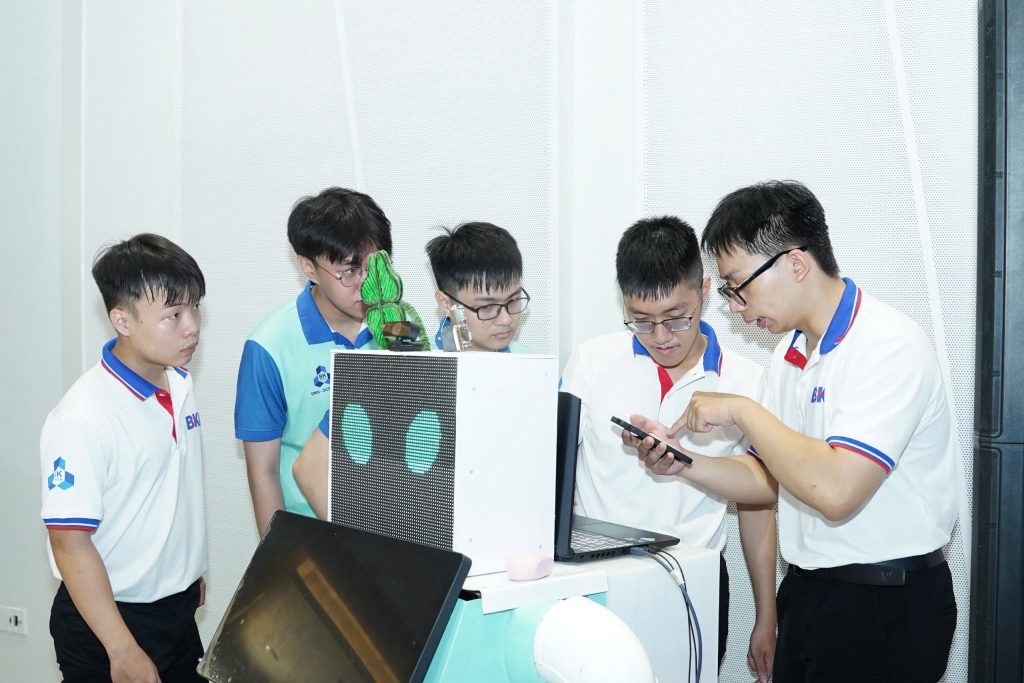 Nhấn vào ảnh để phóng to